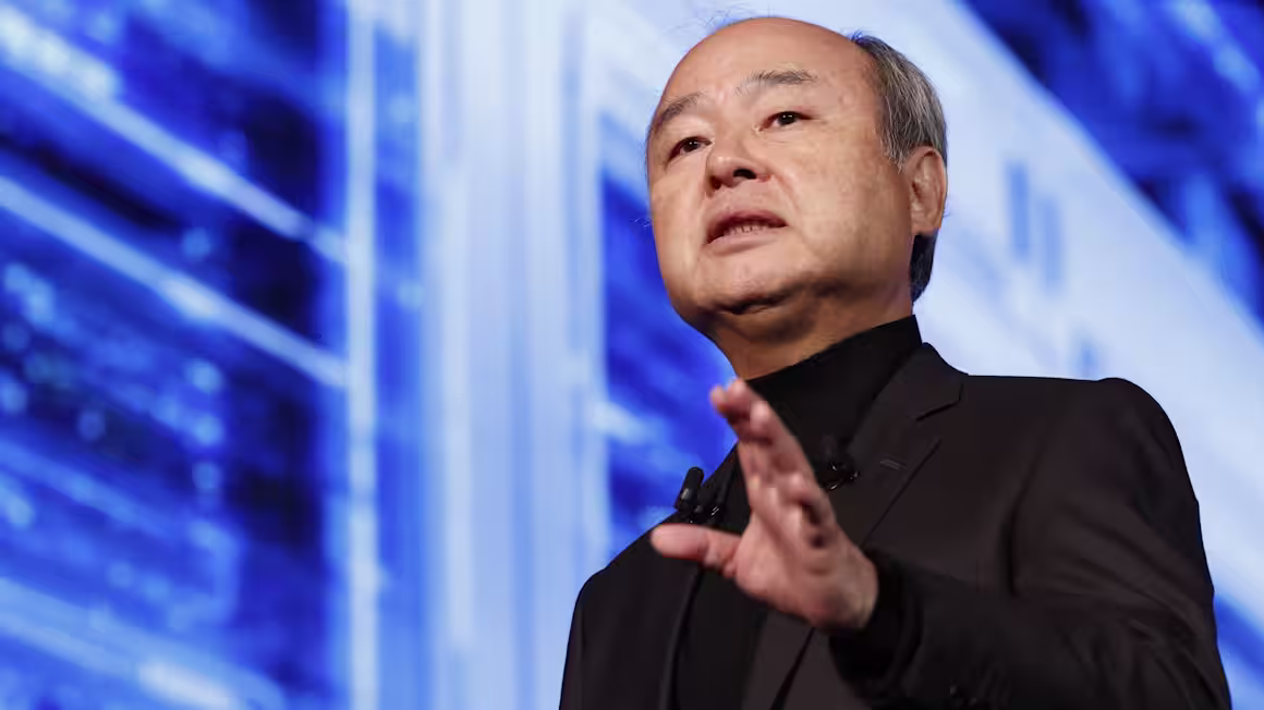 رئيس مجلس SoftBank ينتقد معارضي الذكاء الاصطناعي بتصريحات استفزازية