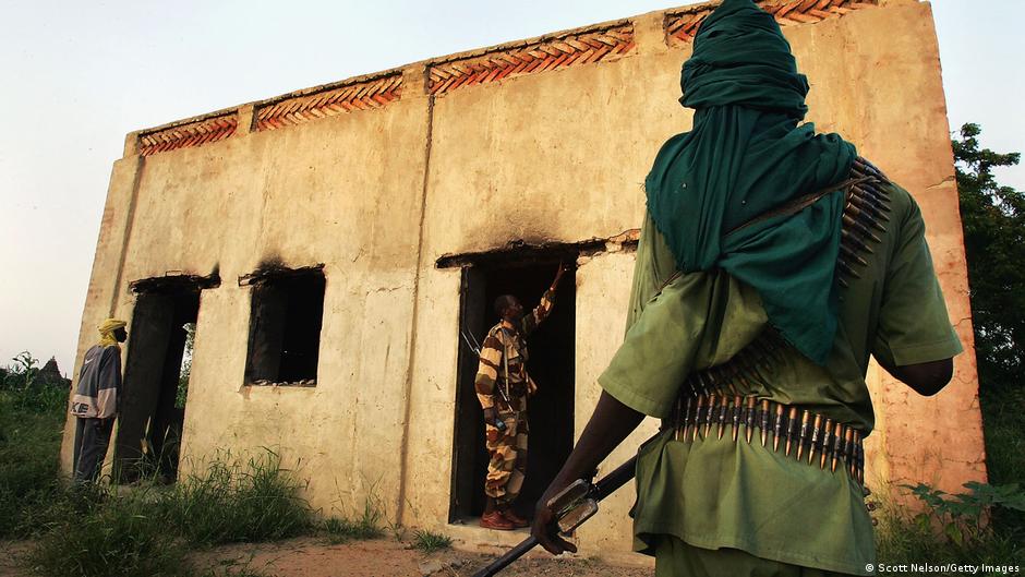 قصف جوي يودي بحياة العشرات في مقر محكمة بدارفور السودانية