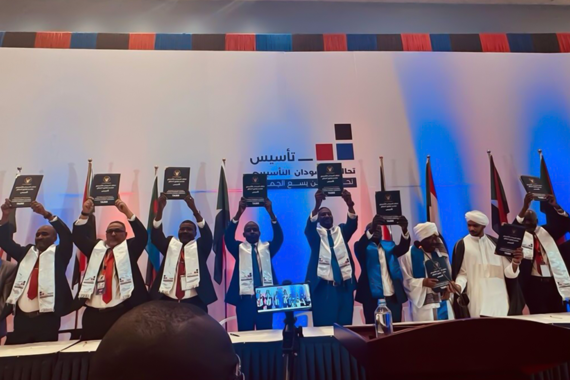 الدعم السريع تعتقل رؤساء الإدارات المدنية بدارفور وتودعهم السجن