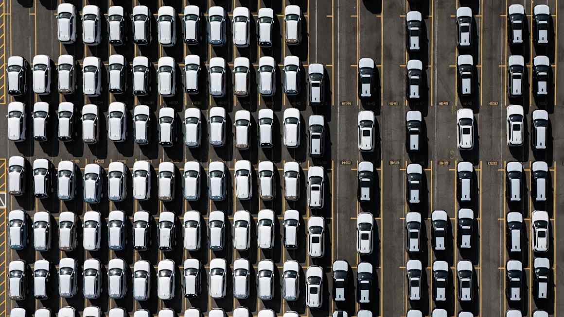 ترمب يعلن رفع الرسوم الجمركية الأمريكية على السيارات الكندية إلى 50%