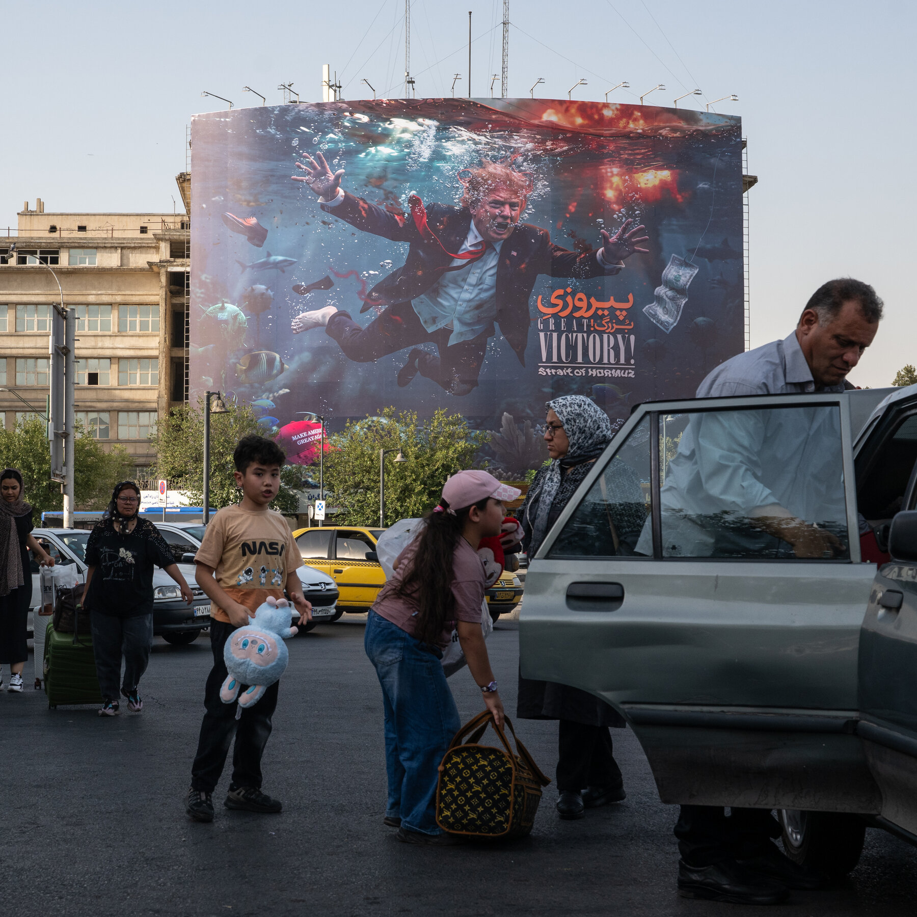 إيران تشير إلى استعدادها لتصعيد الصراع مع الولايات المتحدة وسط ضغوط اقتصادية متزايدة
