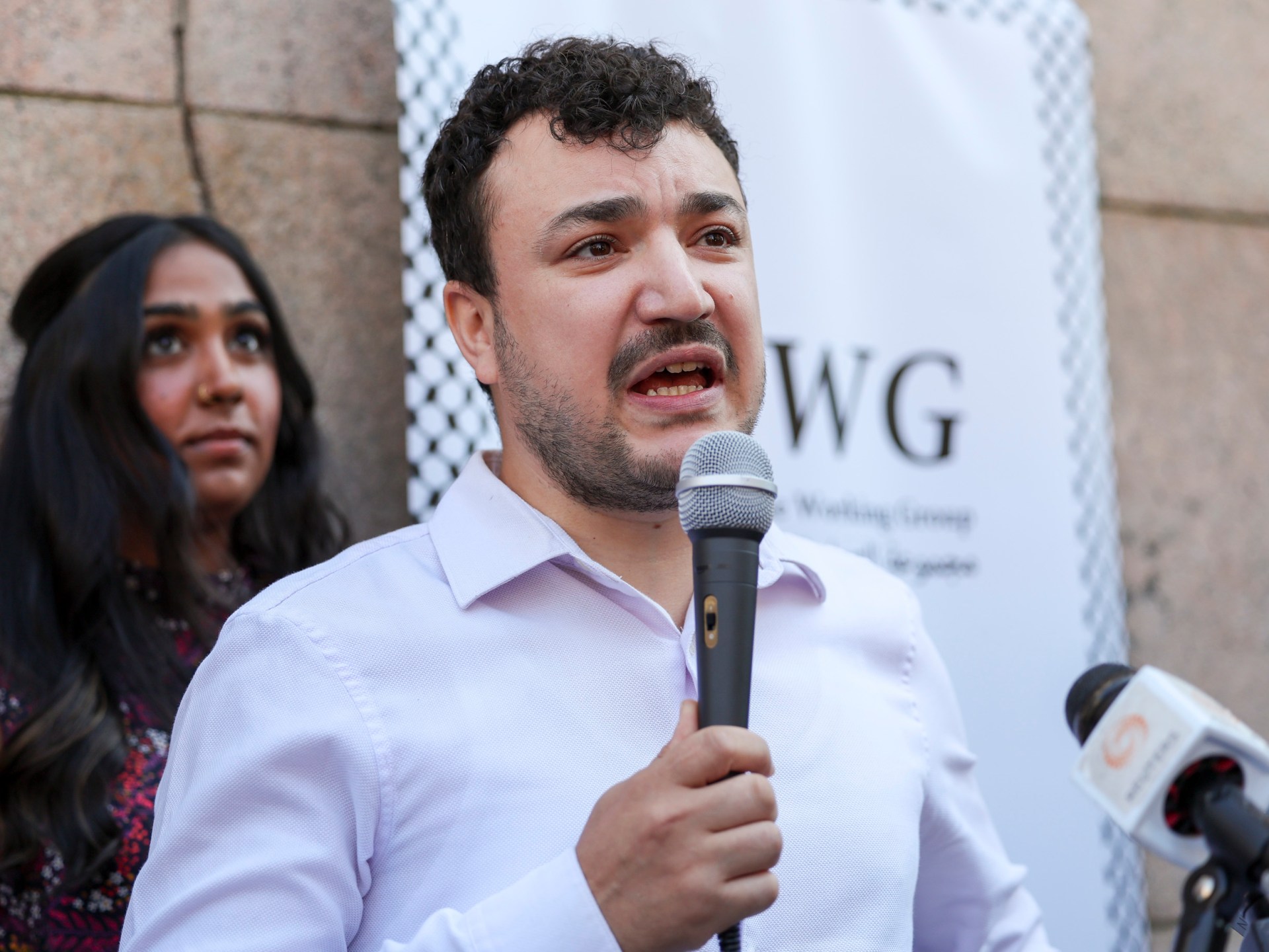 ناشط فلسطيني يقاضي جامعة كولومبيا لتجاهلها المضايقات ضد الطلاب المؤيدين لفلسطين